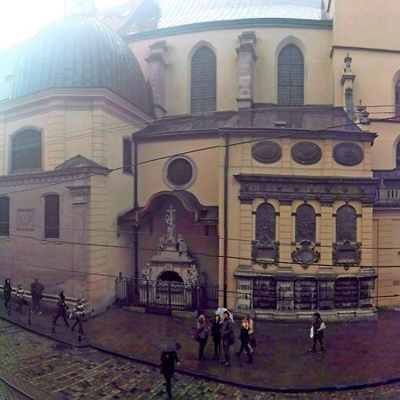 Apartment On Katedralna Lviv Luaran gambar